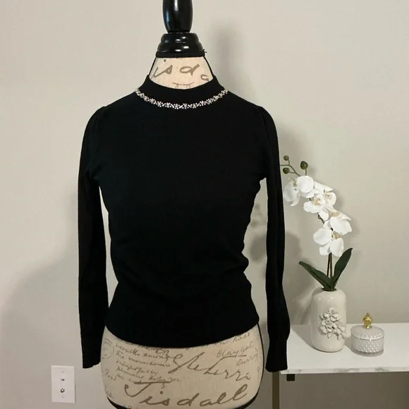 Elegant Black Women's sweater Top - Picture 2 of 9